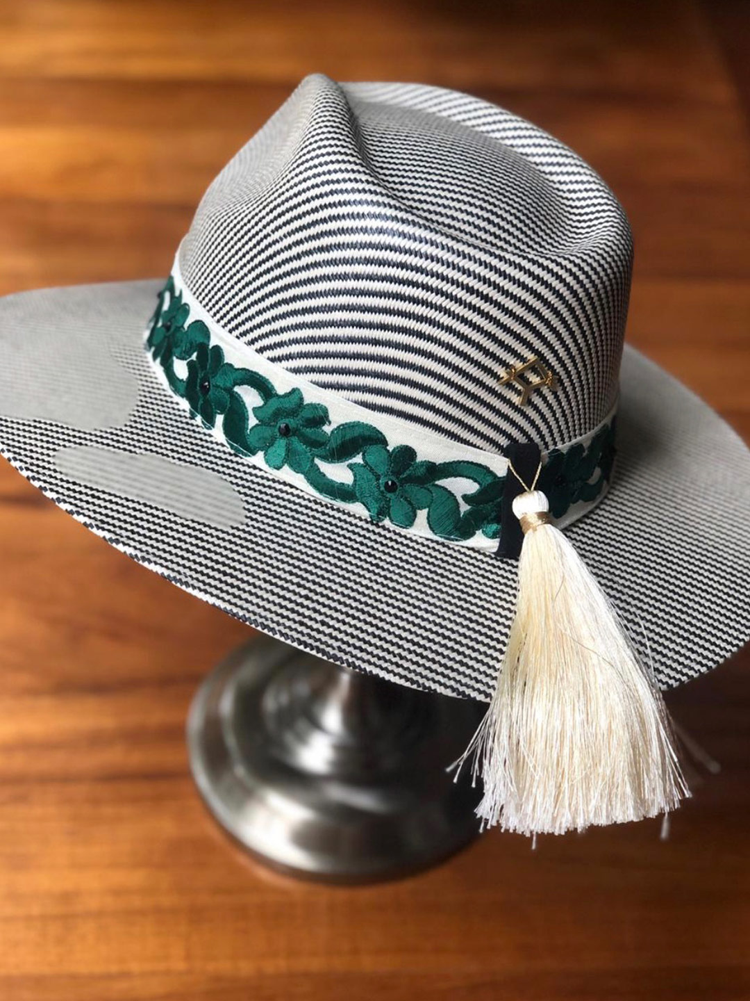 04 Flora Bicolor Palo de Yucca