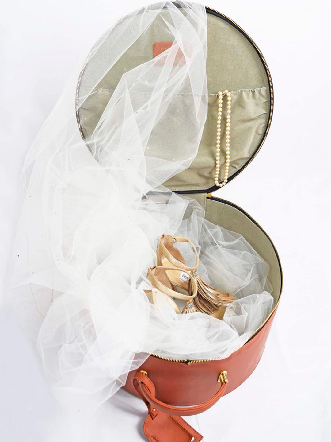 11 Valise a Chapeau Bridal